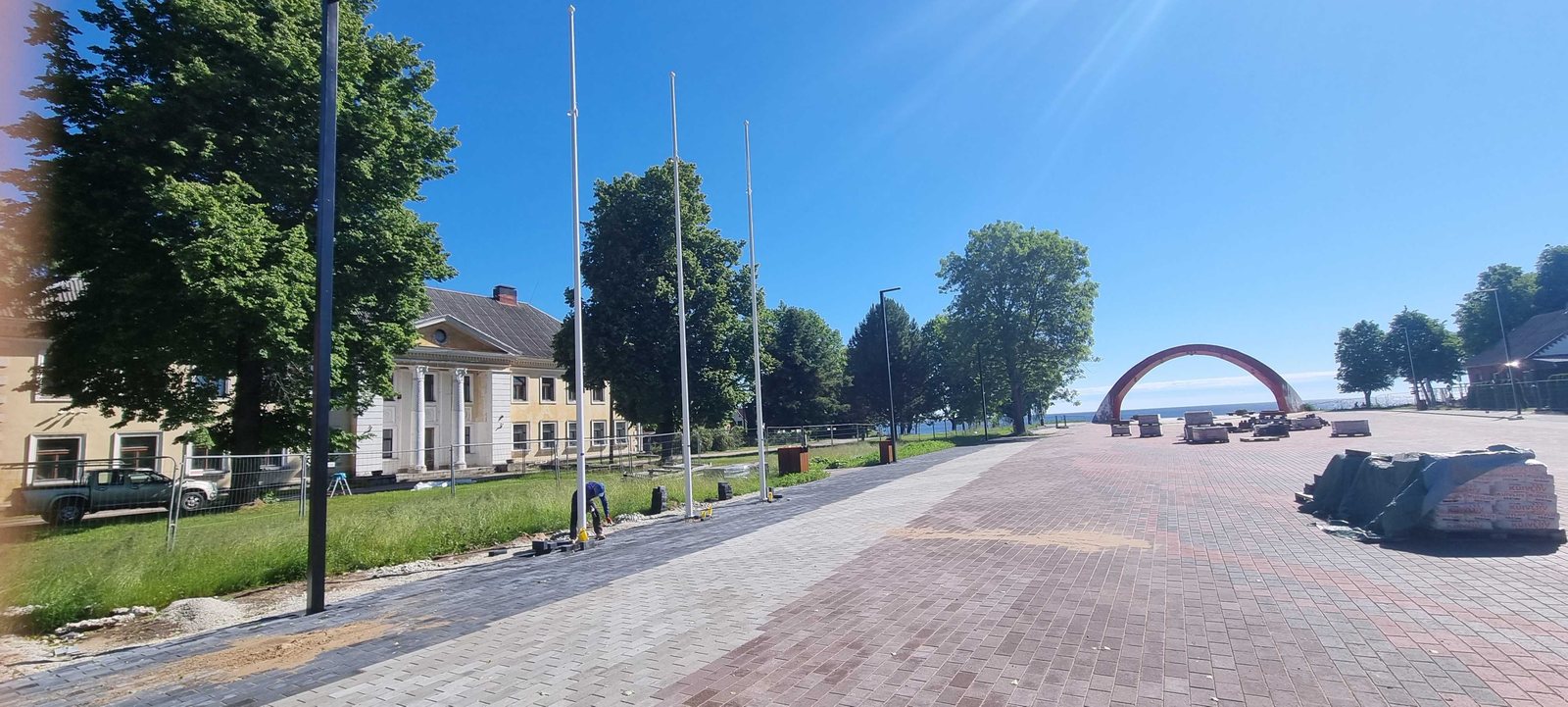 Kallaste keskväljaku lipumastid