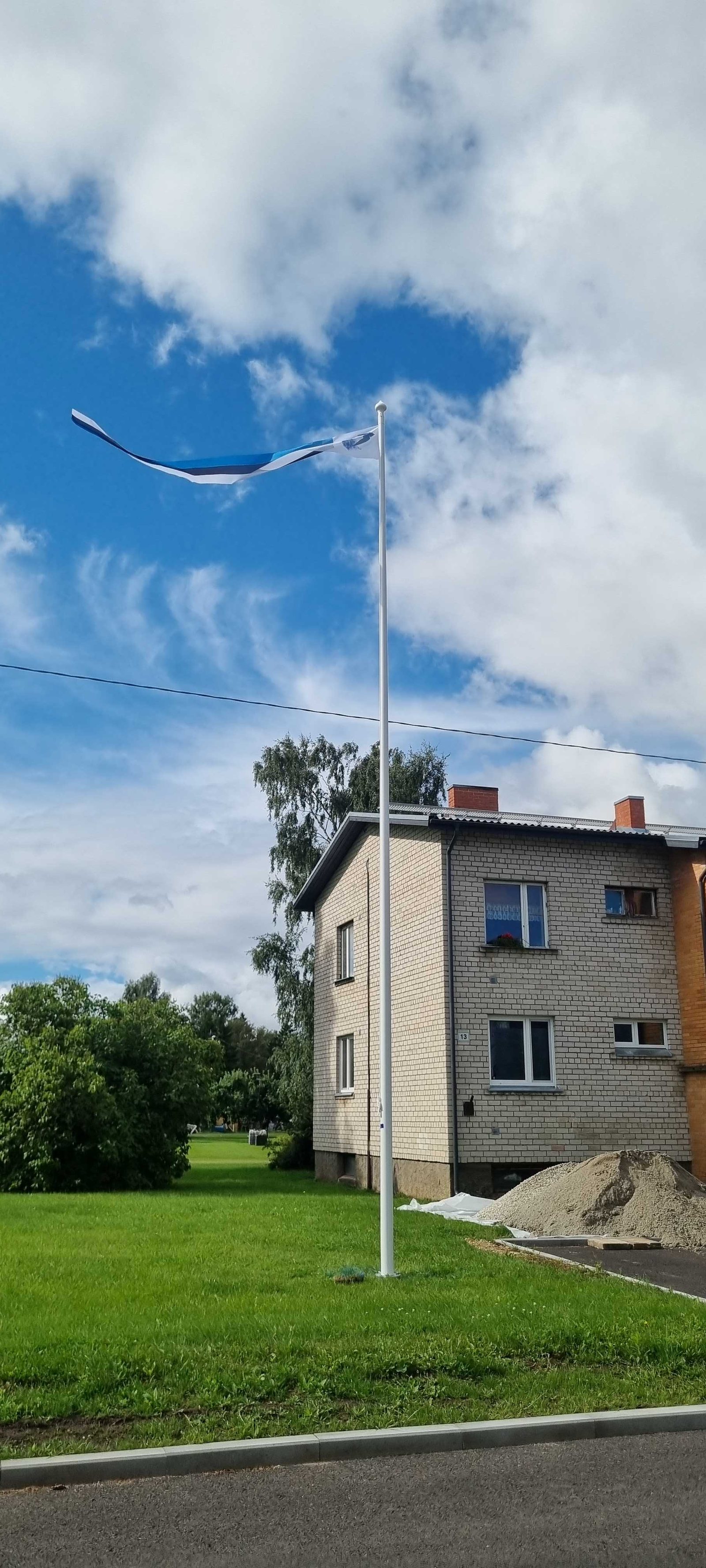Kortermaja lipumast