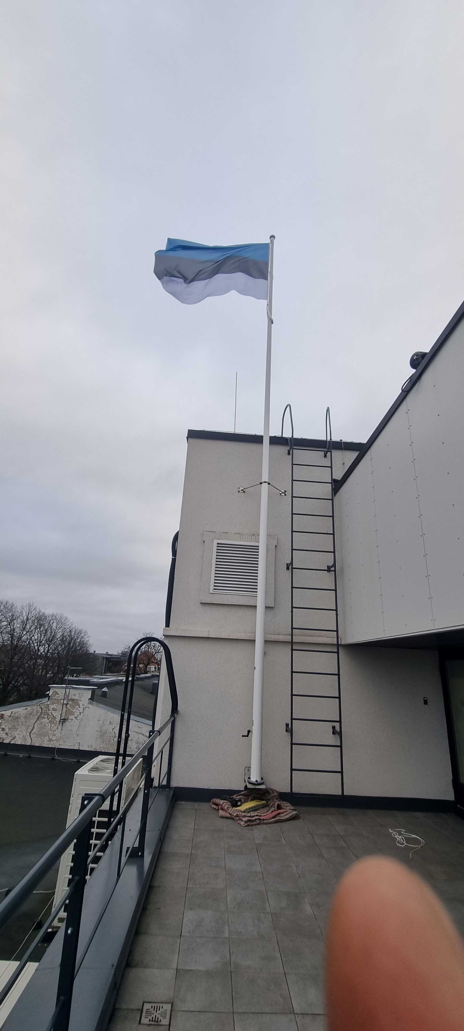 Pärnu riigimaja 4. korruse lipumast